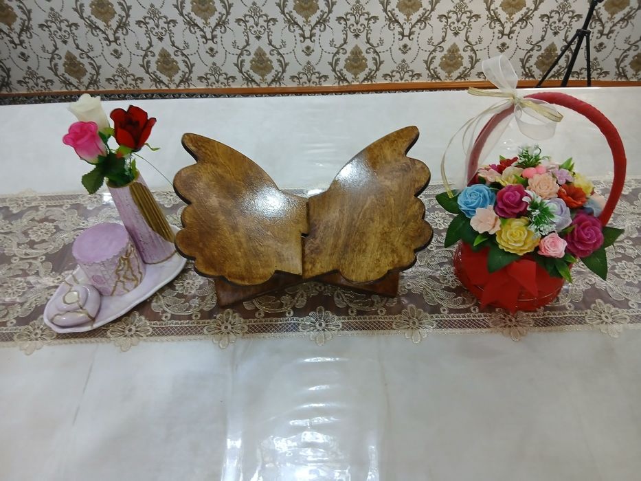 Китоб ва Куръон учун мустахкам подставка (кул мехнати)