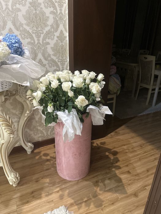 Гигант розы белые