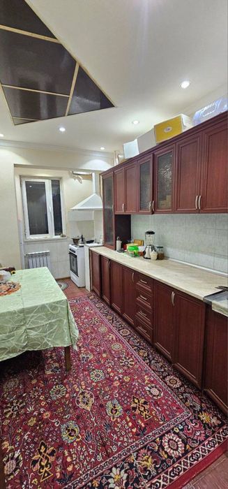 Yunusobod Bodomzor 3 xonali uy srochna sotiladi