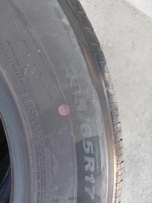 Продается шины 235/65 17R