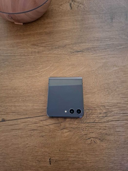 Telefon SAMSUNG Galaxy Z Flip5 5G, 512GB, 8GB RAM, Dual SIM, Graphite