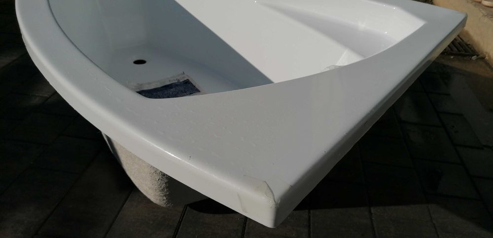 Vana pentru baie pe colt 140x90