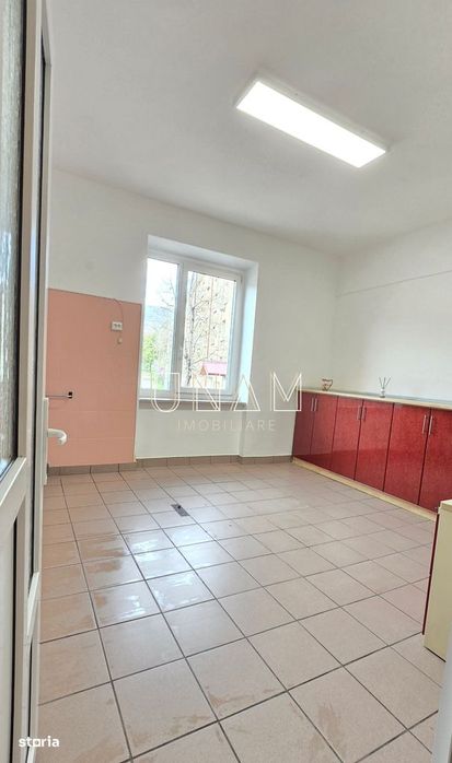 Birou renovat | Blocul 800 | ideal cabinet sau servicii