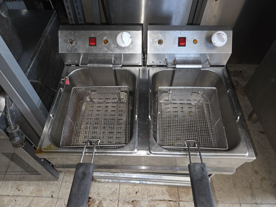 Friteuza electrica cu banc, la 380v, cu robinet