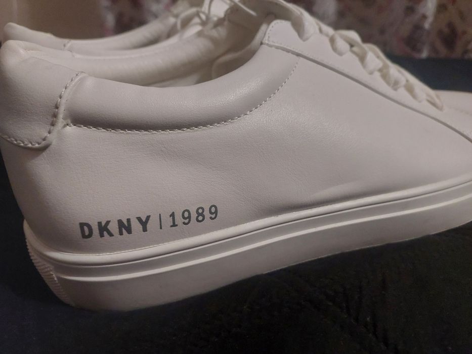 Бели кецове DKNY