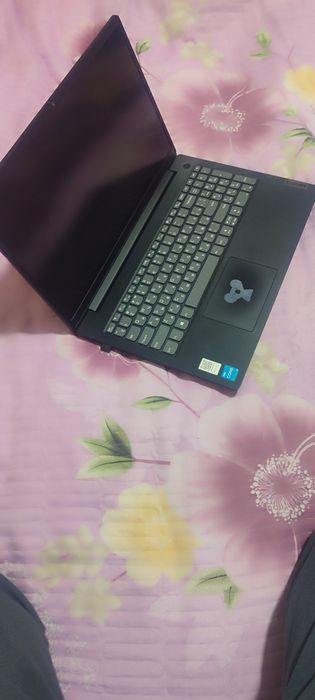 Notebook Core i 3 Lenova yangi