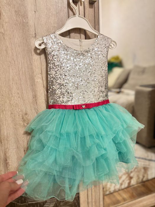 Продам нарядное платье