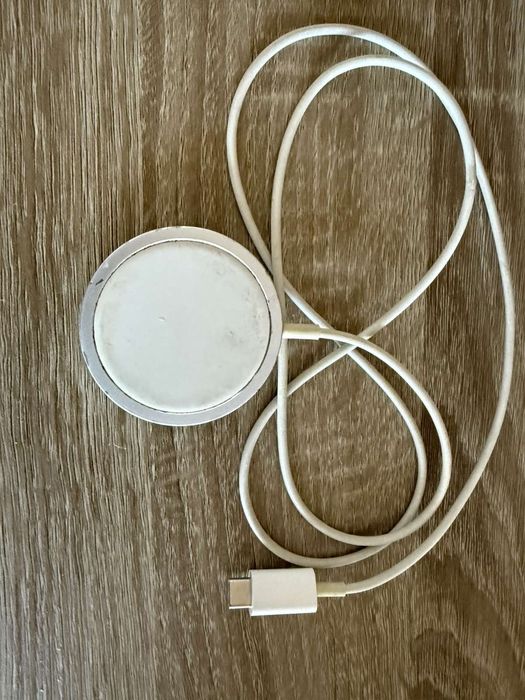 Безжично зарядно устройство Apple MagSafe Charger