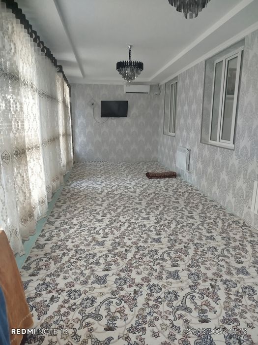 Ката квадратли Уй сотилади