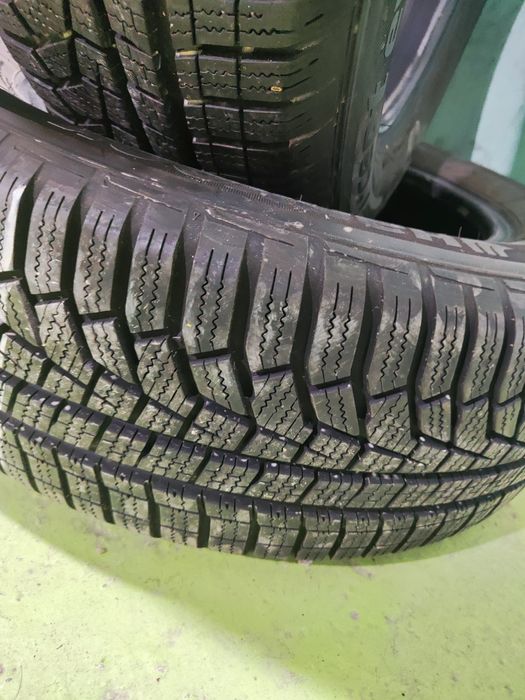2 бр зимни 205/60/16 Hankook