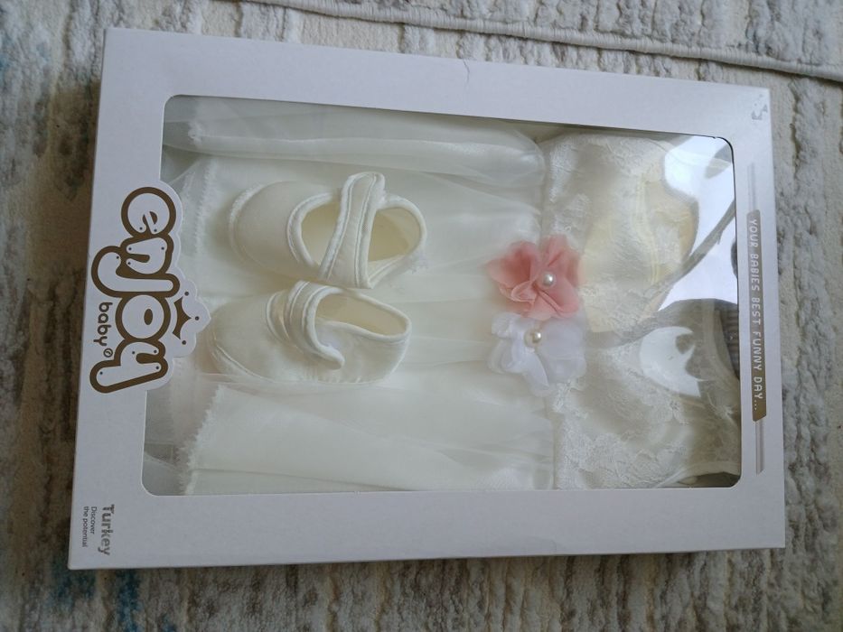 Комплект с рокля за новородено