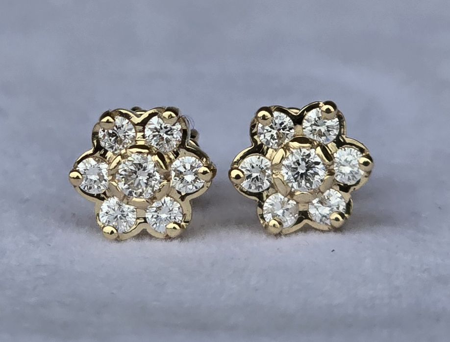 Cercei din aur cu diamante naturale realizat manual