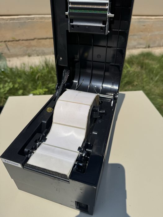 Принтер этикеток и штрихкодов Xprinter XP-235B