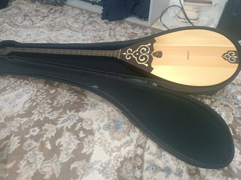 Продам домбыра срочно