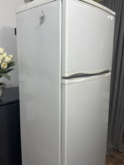 Холодильник для кухни