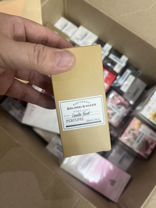 Продам парфюмы 8000