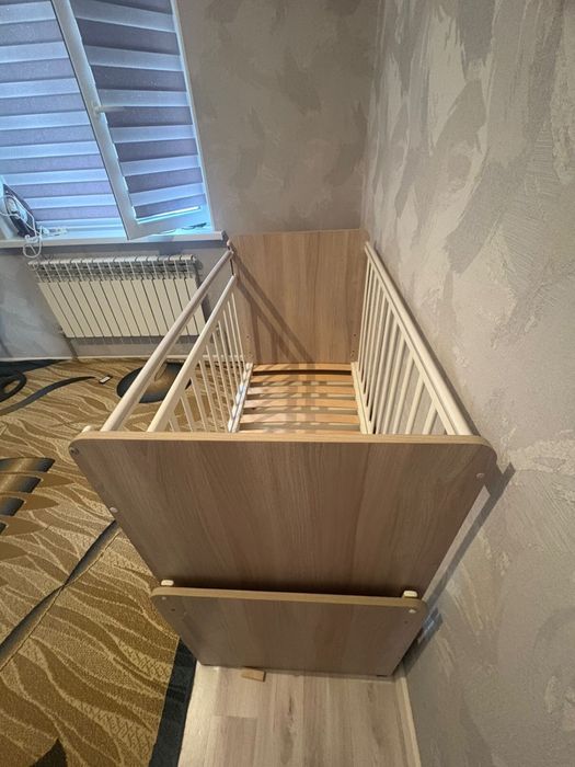 Коверь большой и детский кровать