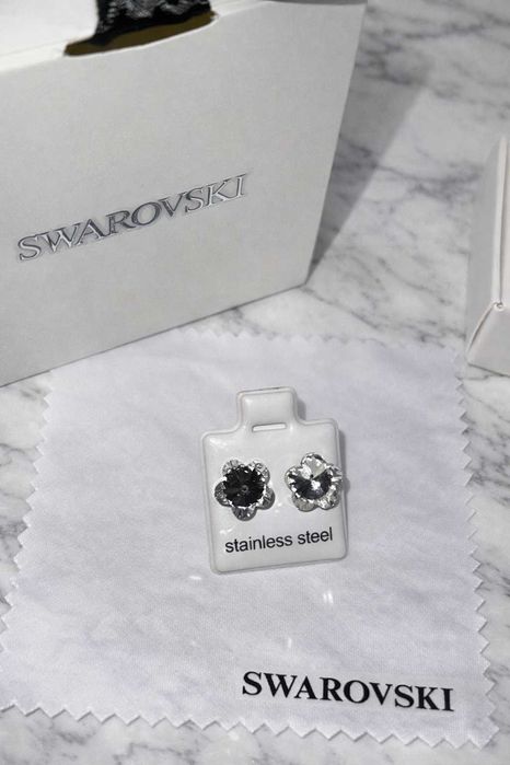 обеци неръждаема стомана сваровски сет бижу swarovski луксозни