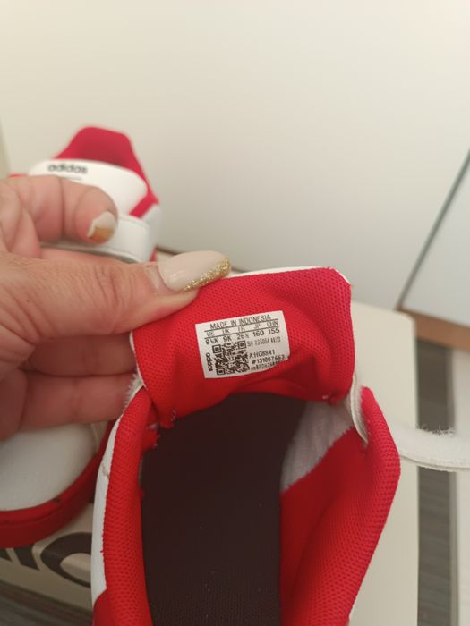 Маратонки за момче, номер 26.