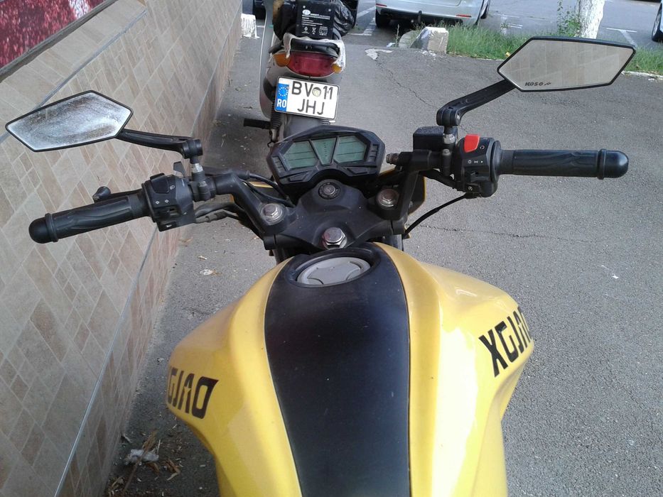 motocicleta de strada