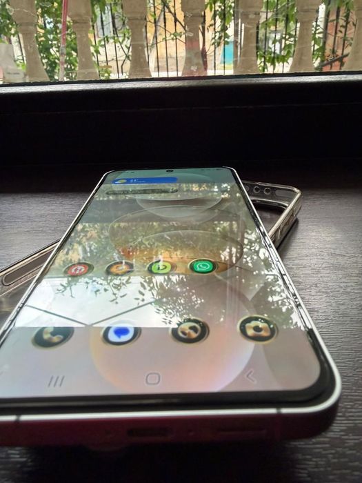 Продам срочно Samsung Galaxy S24 FE