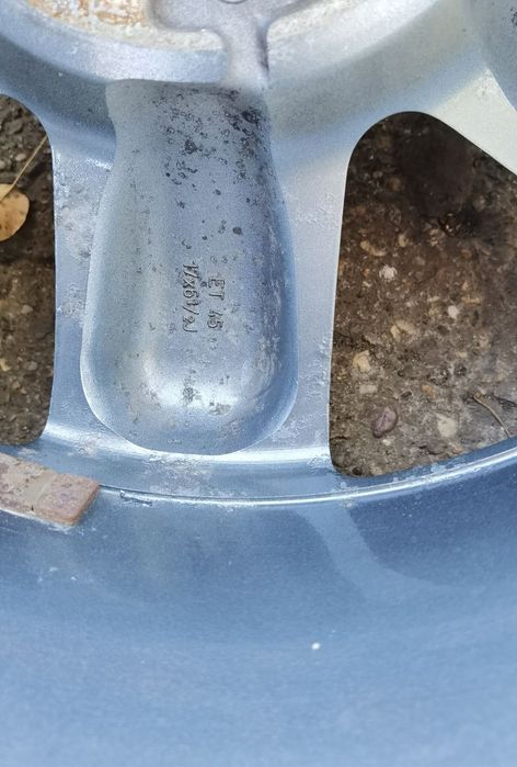 Зимни гуми 215/60 R17 с джанти