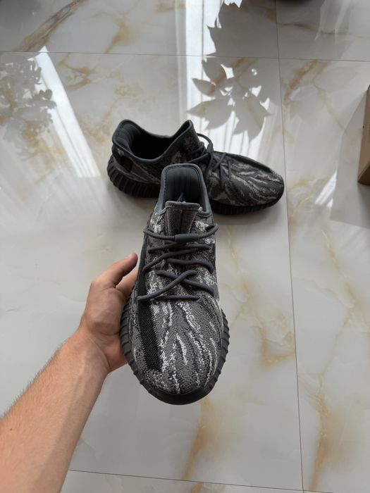 Adidasi Yezzy 350 V2