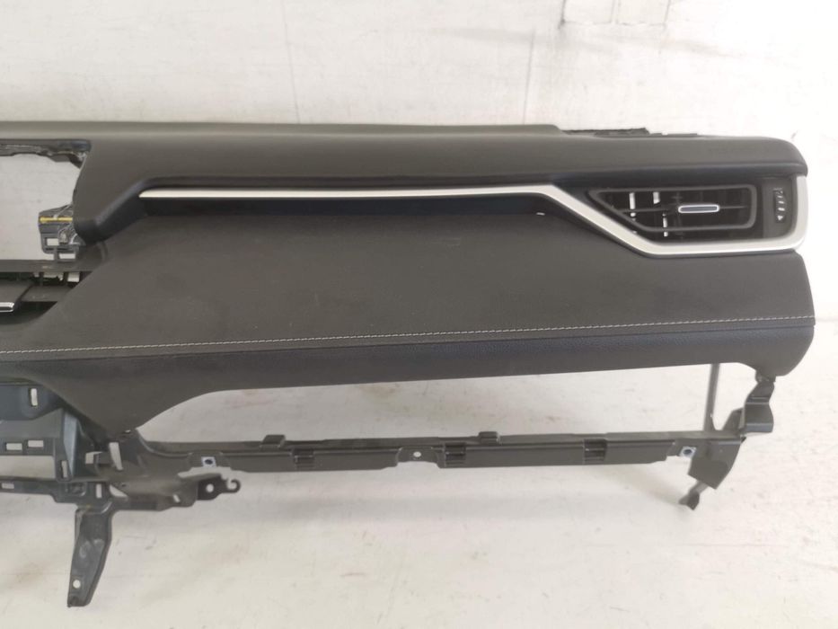 Тойота РАВ4 / Toyota RAV4 Оригинално арматурно табло в добро състояние