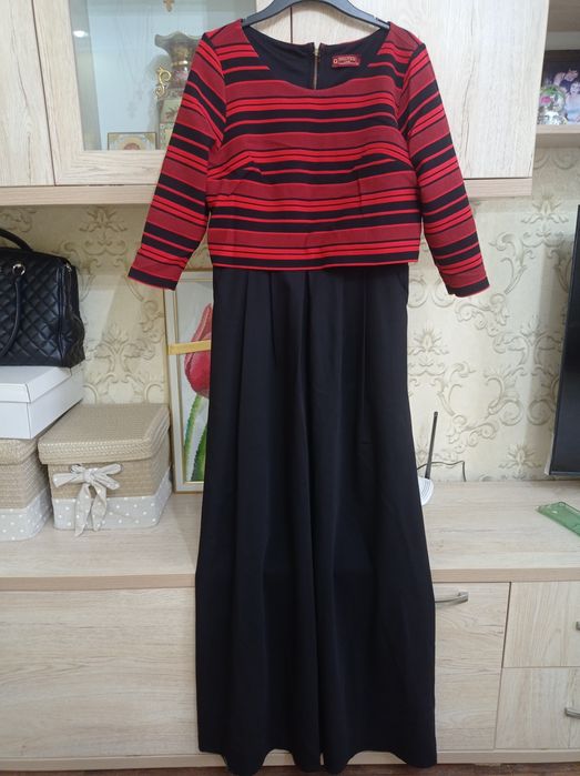 Платье женское..