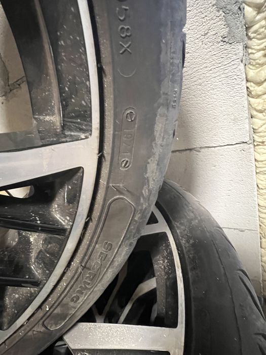 Jante wv 5x112 r 18 cu anvelope foarte bune