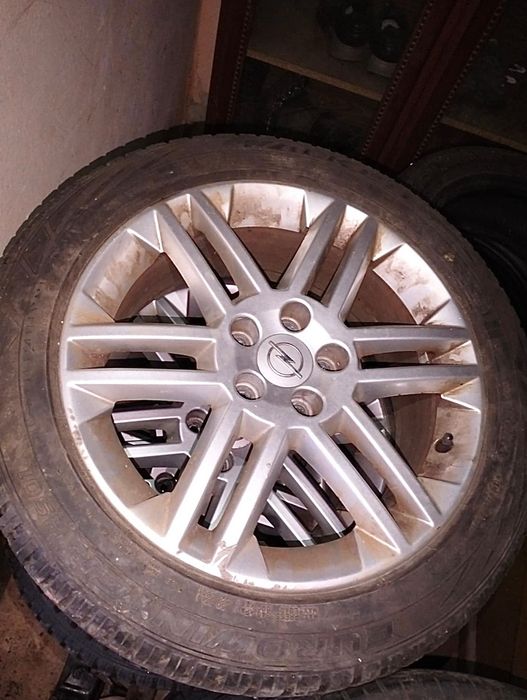 Roți complete și cauciucuri de vânzare