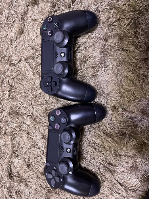 Vand Playstation 4 slim