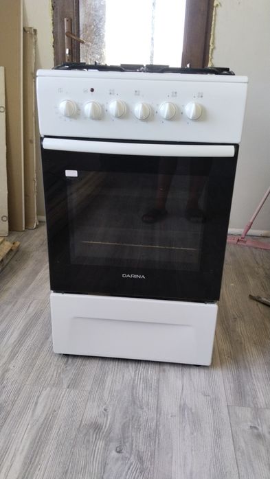 Продам газовую плиту