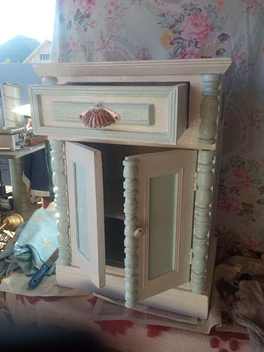 Продам.две.этажерки.и.тумбу.