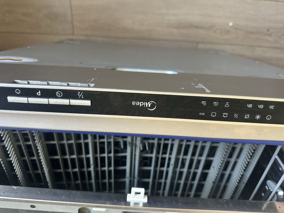Продам посудомоечную машину Midea