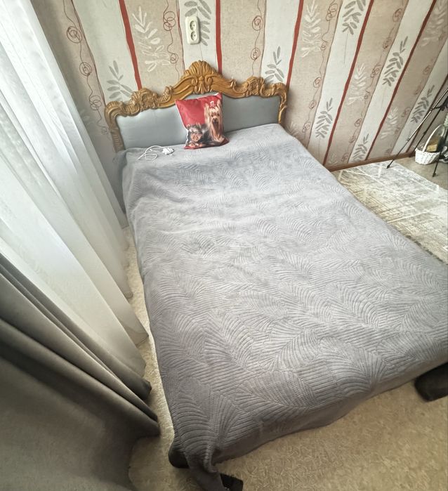 Кровать с матрасом