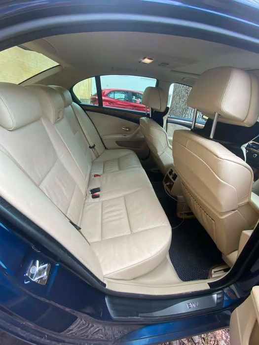 Vând BMW E60 523i an 2008 albastru