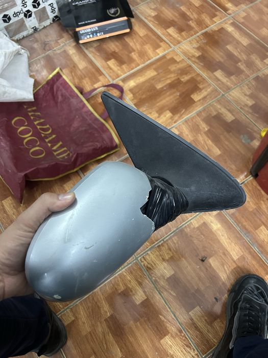 Продам бок зеркало правый