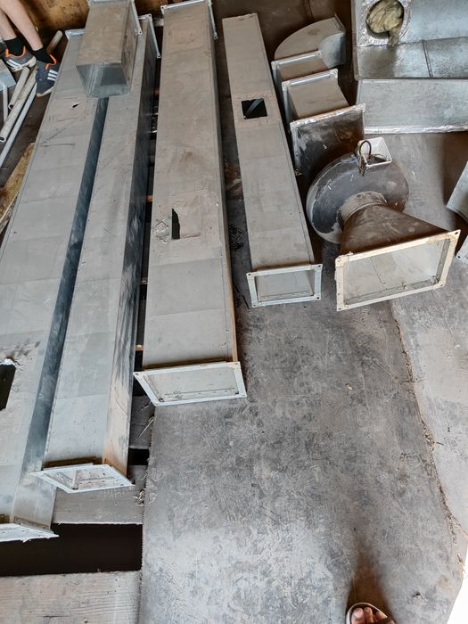 Продаю вытежку б/у