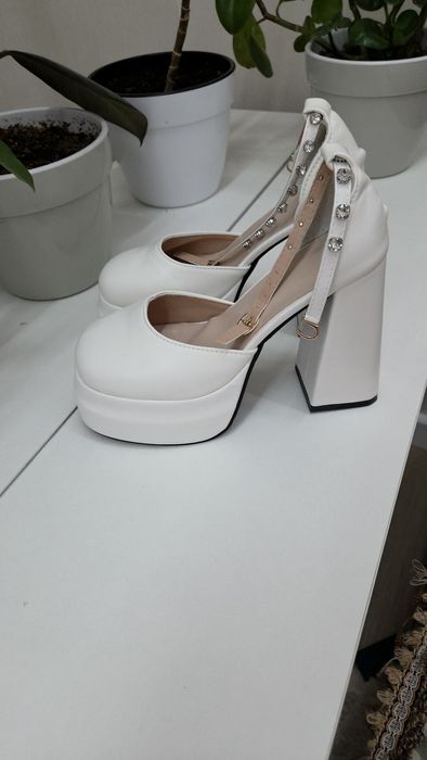 Продам новые туфли