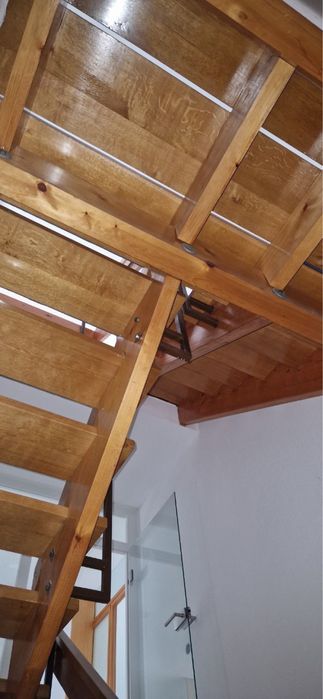 Scara lemn masiv interior
