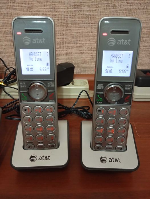 Продам радиотелефон AT&T три трубки на один телефонный номер.
