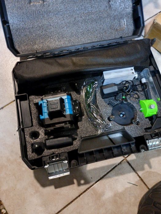 Лазерен нивелир Hilda LS4-S2, Зелени линии, 4 х 360°, Самонивелиращ