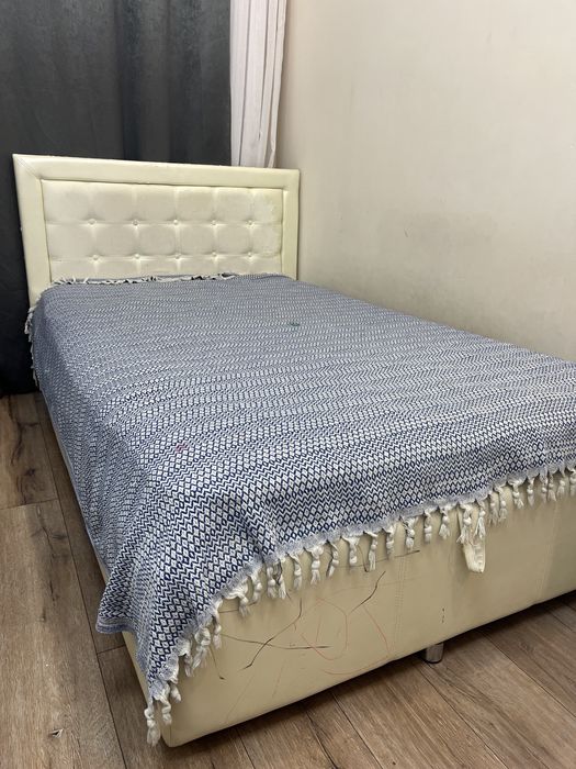 Спальная кровать 1,5