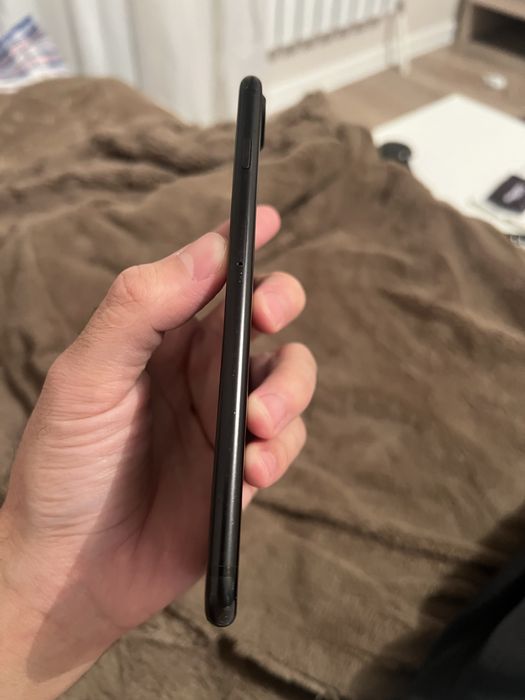 Продам Айфон 7+ 128