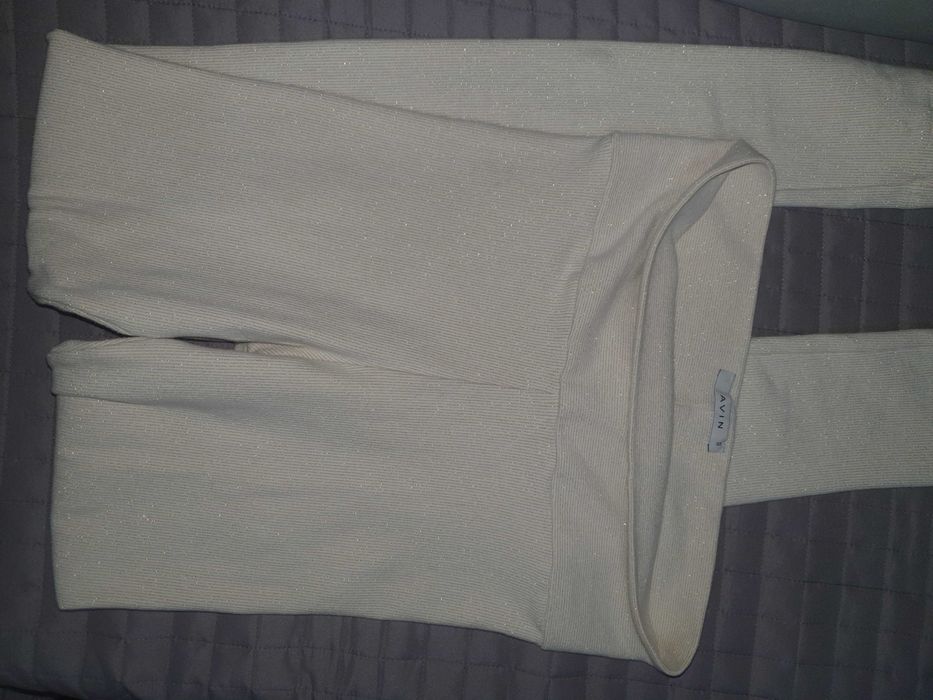 Клин Avin висока талия