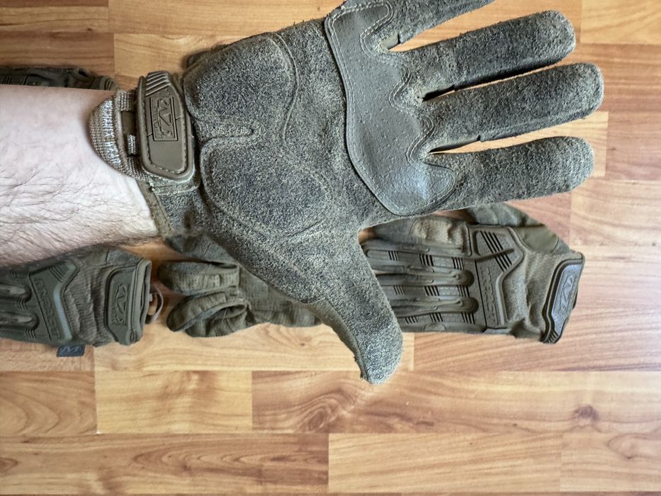 Manusi Tactice Noi Si Second Hand