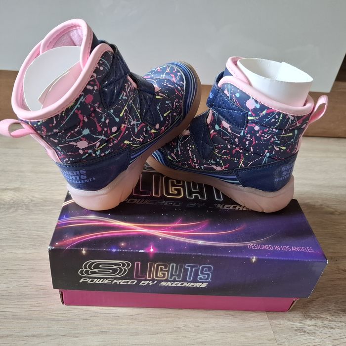 Светещи боти Skechers