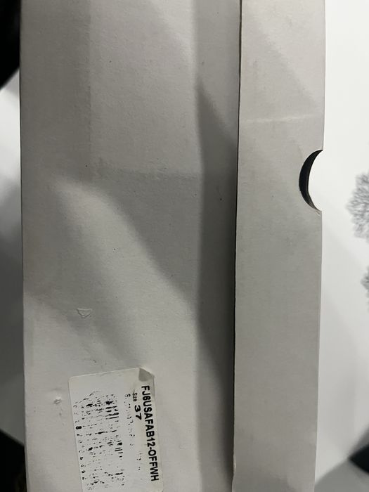 Обувки Guess тип чорап 36 номер стелка 23