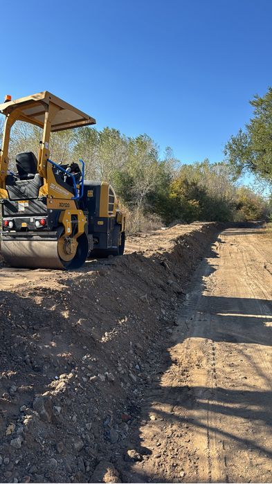 Каток 3 тонник, Погрузчик, Эксковатор Пргрузчик.